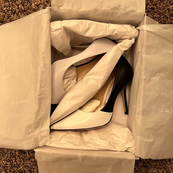 Jimmy Choo Black and White Love 100 Asymmetrical Two-tone Leather Pumps - Picture 5 of 12